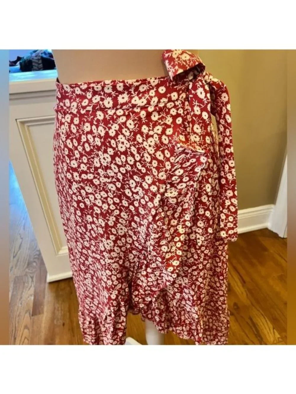 Rails Women’s Skirt Size XS Scarlet Camellia Floral Neptune Ruffle Floral Wrap